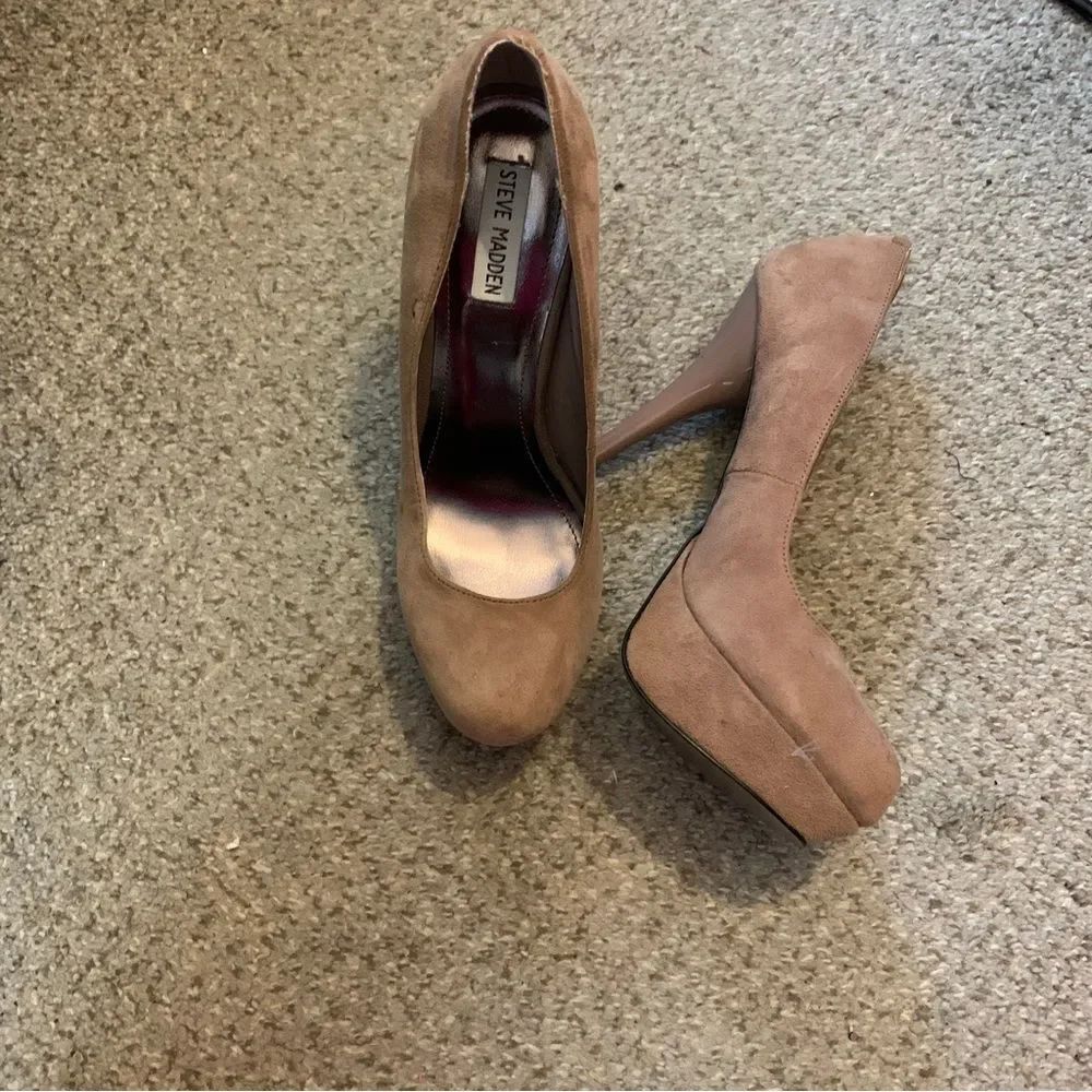 Steve Madden Caryssa nude suede pumps